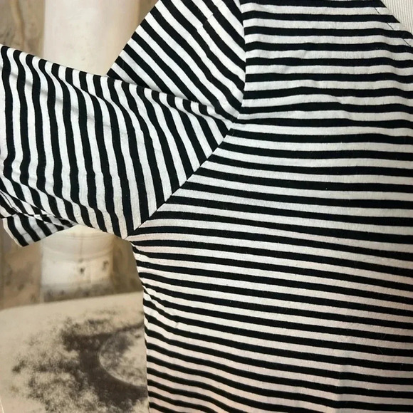 Ampersand & | Extra Long Striped Pocket Tee - Picture 3 of 6